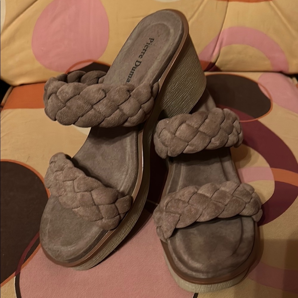 Pierre Dumas Tan Wedge Shoes with Braided Design